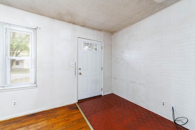 120 Adams St, Centralia, MO 65240 - photo 4