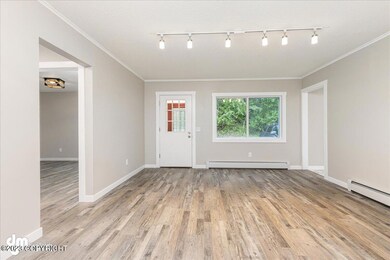 04-Upstairs Living Room-DW-7346