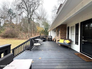 105 Scuppernong Ct, West End, NC 27376 - photo 2