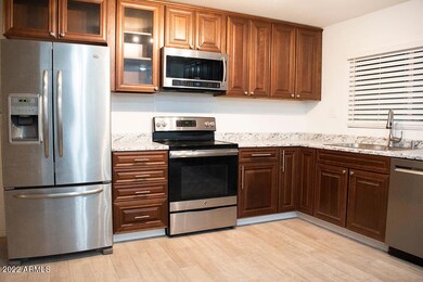 2802 N 48th Ln, Phoenix, AZ 85035 - photo 7