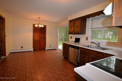 18 Yorktown Rd, Mountain Top, PA 18707 - photo 7