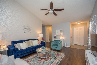 6962 Arbor Creek Dr unit 73, Louisville, KY 40228 - photo 4