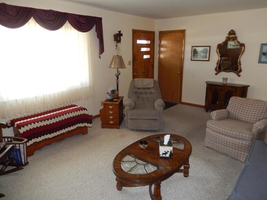 1469 Evaline Dr, Columbus, OH 43224 - photo 3