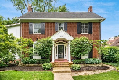 2409 Sherwood Rd, Columbus, OH 43209 - photo 2