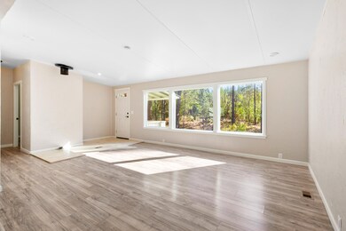 1157 Plumtree Ln, Grants Pass, OR 97526 - photo 3