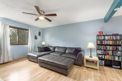 T 3046 Highcliff Ct00004