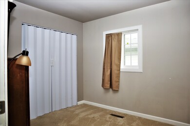 921 Berkley St, Carpentersville, IL 60110 - photo 7