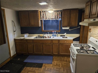 260 Oakwood St, Elyria, OH 44035 - photo 5