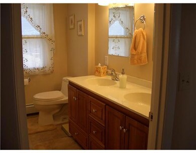 44 Gillooly Dr, Warwick, RI 02888 - photo 6