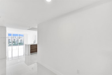 Parque Towers at St. Tropez unit 5-805, Sunny Isles Beach, FL 33160 - photo 6