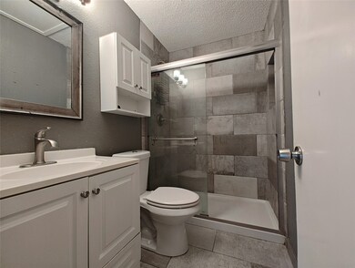 5636 Birchmont Dr unit 21, Houston, TX 77091 - photo 7