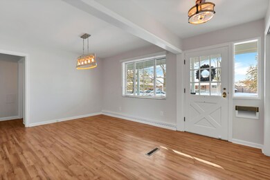 4266 Fairoaks Dr, Columbus, OH 43214 - photo 4