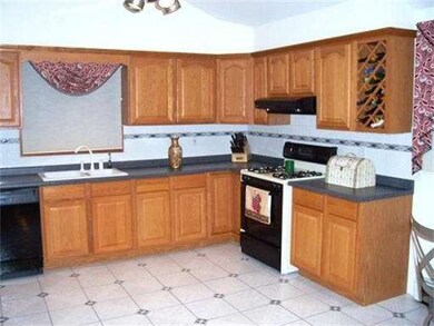 319 Grape St, New Bedford, MA 02740 - photo 7