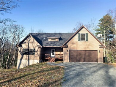 112 Maple Ln, Hawley, PA 18428 - photo 2