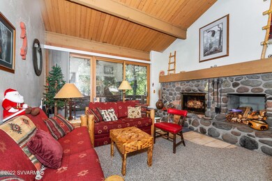 005_Living Room