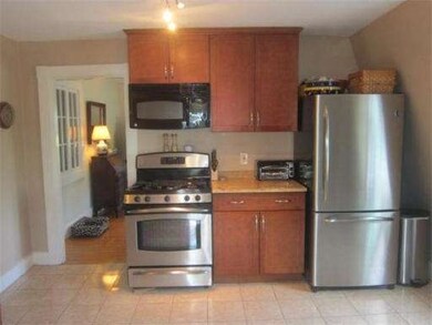 24 Nicholson St unit 3, Marblehead, MA 01945 - photo 2