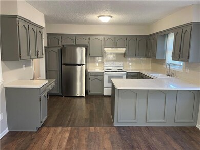 404 N Washington St, Raymore, MO 64083 - photo 6