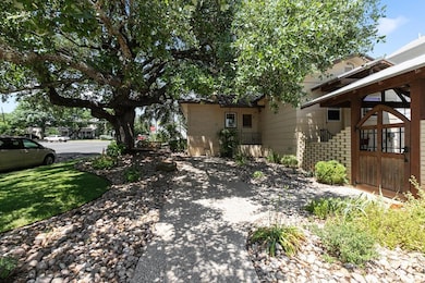 317 W San Antonio St, Fredericksburg, TX 78624 - photo 7