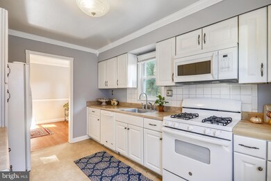 6317 Tuckerman St, Riverdale, MD 20737 - photo 7