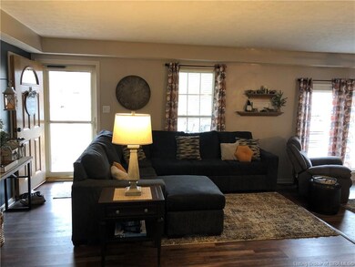 liv rm towards front door