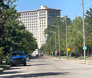 1227 16th St, Detroit, MI 48216 - photo 2