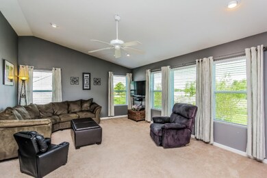 003-Living_Room-2792595-medium