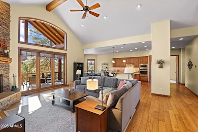 Living Room (3)