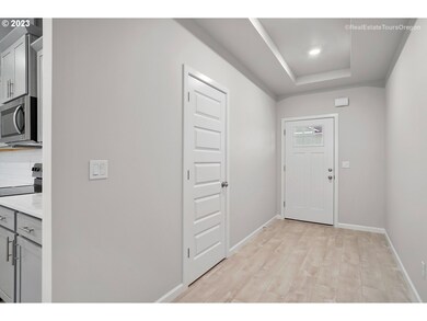 695 E Cleveland St, Carlton, OR 97111 - photo 3