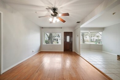 930 W 42nd St, Houston, TX 77018 - photo 4