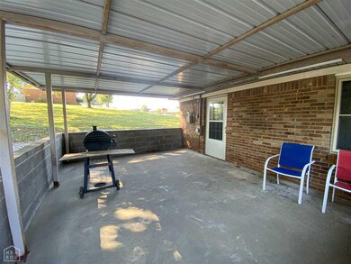305 N Rockingchair Rd, Paragould, AR 72450 - photo 3