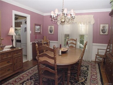 13x12 Dining room w/ oak floor, crown molding & ch