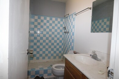 5 bath master