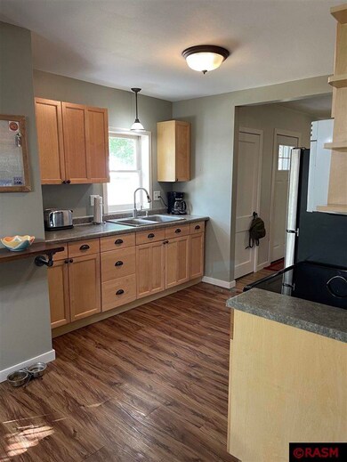 913 4th St S, New Ulm, MN 56073 - photo 3