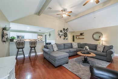 2004 Plantation Dr, Friendswood, TX 77546 - photo 6