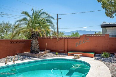 Pool facing east