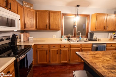 1939 Gladstone St, Ottumwa, IA 52501 - photo 6