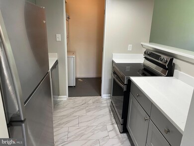 9689 Hagel Cir unit 38/C, Lorton, VA 22079 - photo 3