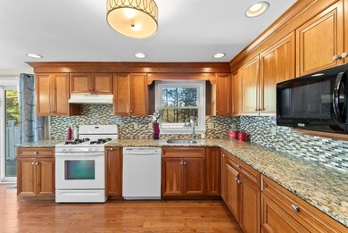 11 Kania St, Easthampton, MA 01027 - photo 6