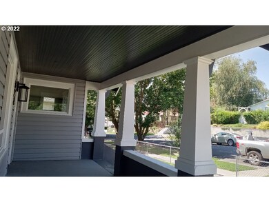 324 NW 9th St, Pendleton, OR 97801 - photo 3