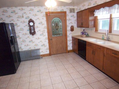 974 W 3rd St, Lock Haven, PA 17745 - photo 7