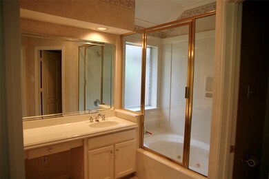 402 Pine Creek Dr, Friendswood, TX 77546 - photo 7