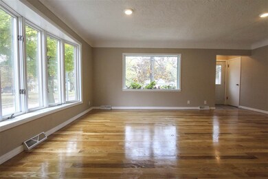 2318 California St, Cedar Falls, IA 50613 - photo 3