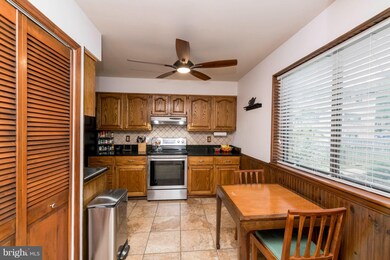 7036 Knighthood Ln, Columbia, MD 21045 - photo 6