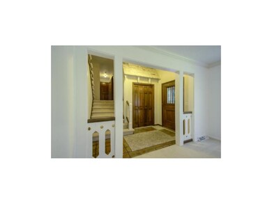 Gorgeous tile in the front entry!