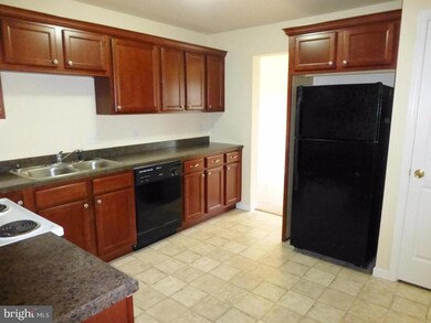 112 E Broad St, New Holland, PA 17557 - photo 3