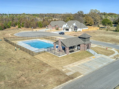 Neighborhood Pool and clubhouse with entertaining
