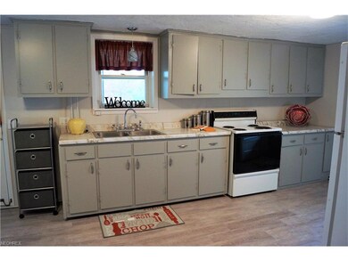 WARM AND FRIENDLY KITCHEN! JUST ADD THE COOK!