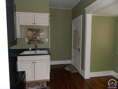233 SW Elmwood Ave, Topeka, KS 66606 - photo 4
