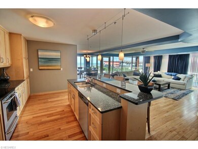 Gorgeous Kitchen with granite