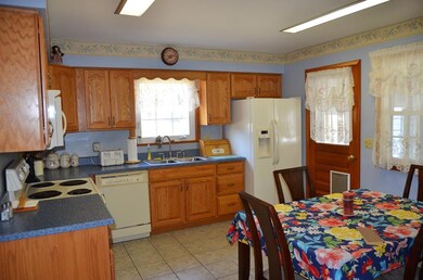 Eat In Kitchen